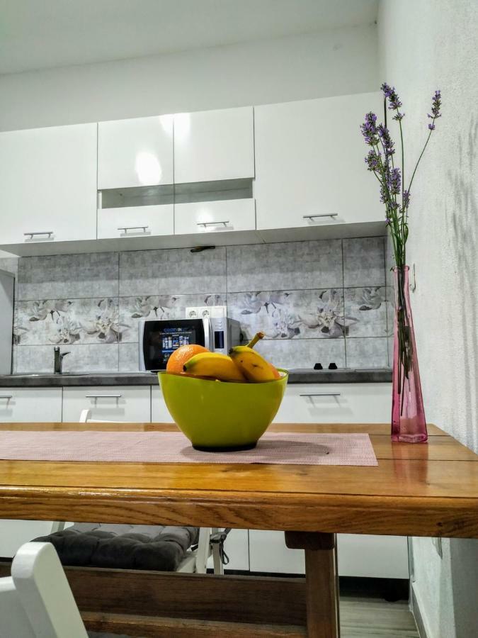 Studio Apartman Violeta II - 50M From The Beach 트로기르 외부 사진